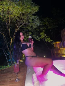 liahouses Un tinto verano y yo🫶🏻 Pic