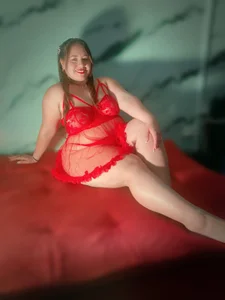 LucyOwen_18 sexy red 😈❤❤ Foto 2