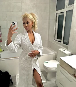 Blonde Hair de sinatracavadere  2 Imagens