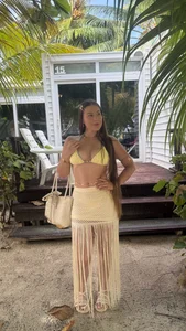 emily_montoya1's Do you like my outfit? 💛 Sex Photo 2
