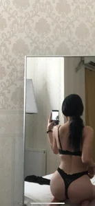 MelaniaTres Public Pic