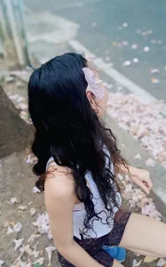 Sarah-Grace SUMMER 🌈🌺 Pic 3