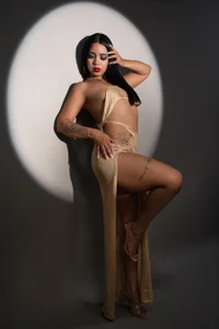 Golden Temptation od SenniaBella  2 snímek