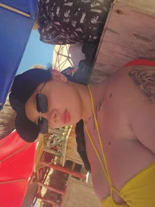 Morgan_Wright: The beach got too hot 😈☀️🍒 ( 3 фото)