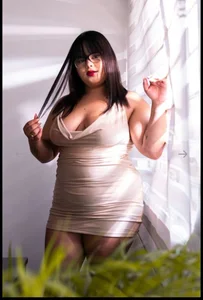 violet_milleer Simple and elegant 🔥  4টি ছবি