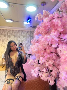 Nayarak_velver I want you to cover my body with your tongue 😈🔥 Poză 3
