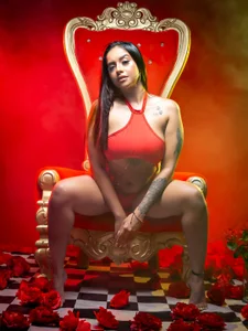 "We work with love and passion to offer the best services🔥😈 od Kathe_zanss  2 snímek