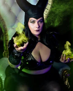 martina_foxy_ maleficent Pic