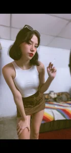 TeenPussyShow Public Pic 2