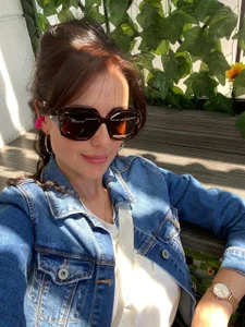 IsabelaWoods I want to travel the world by your side Pic 5