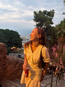 Naomi33Public图片 3