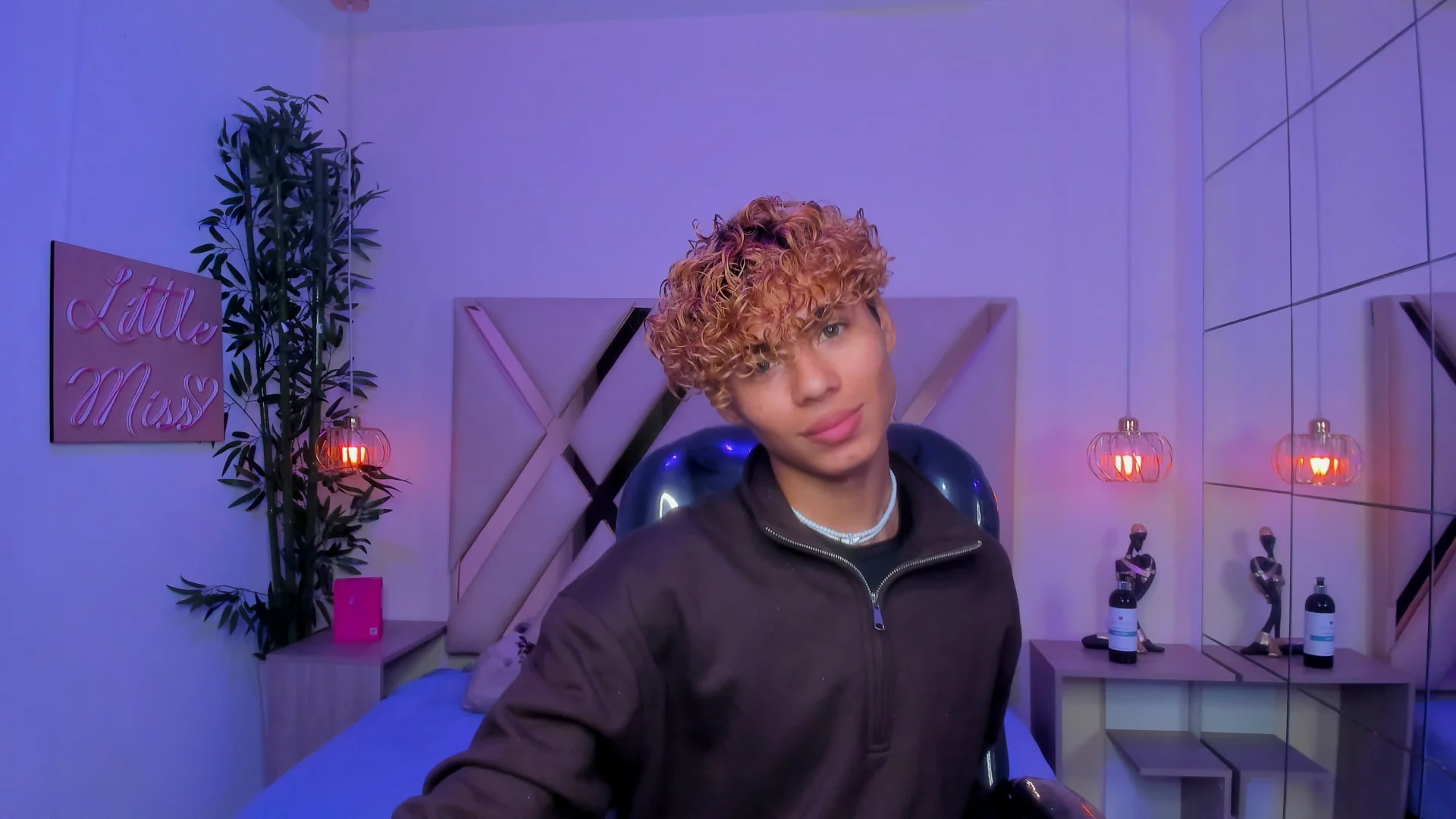 Anyelo_Twink Here Hình 2