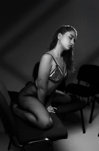 AlessandraMoss1のPublicの枚の写真