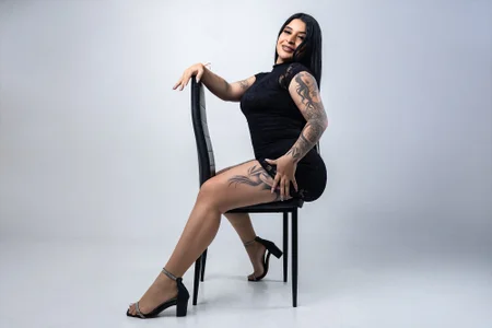 BellaMonrow Public Pic 3