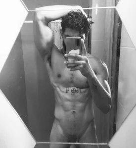 Dwaynehoff_s The mirror does not lie sexfoto 2