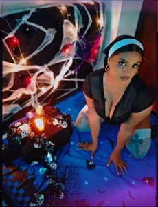 Kim_roussee Hallowe Bilde 8