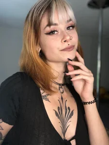 SallyDinosaur Selfies صورة واحدة|SallyDinosaur Selfies صورتان|SallyDinosaur Selfies  6 صور|SallyDinosaur Selfies  6 صورة