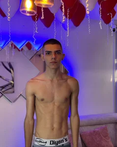 stangirls_のSANTIAGOの 4枚の写真