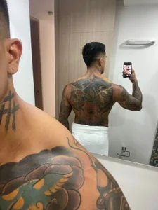 AdanReilly tatto back Foto
