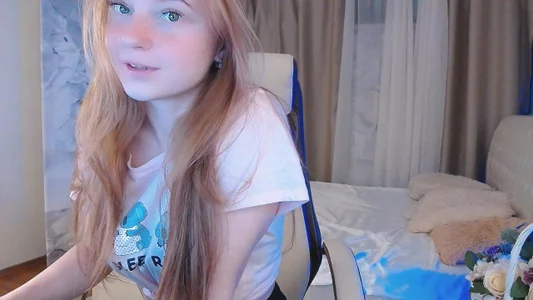 MiaRedFoxPublic Bild 2