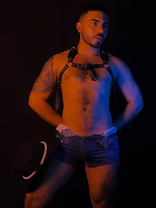 adamhairy: Adamx ( фото)