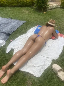 amanda-medrano1 Public  5টি ছবি