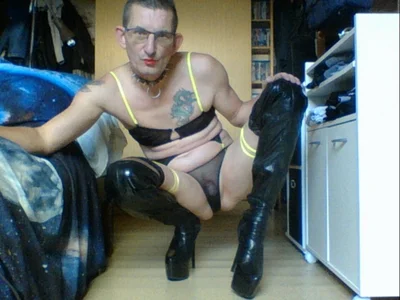 lopejosoumis kullanıcısının Pute esclave sexuelle lopette hot sexy. albümü -  9 fotoğraf