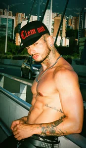 Alanrodgersのhot and elegant photos 😏🔥の 5枚の写真