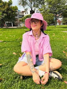 walking through the park de Luna_Blooms Foto 2