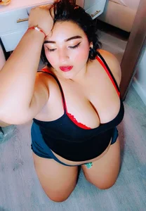 Samantha_chubby play with me Foto 3