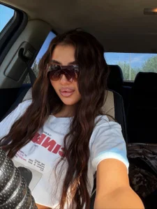 AlvinaMair Normal working day🥱 Foto 2
