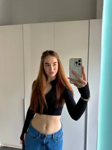 AlicaFoxis Public Bilde