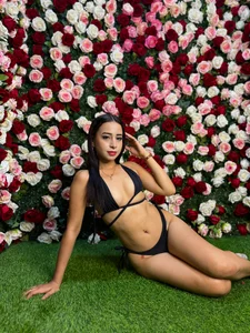 Something for you 🫦💞 de Bonniqin  Imagens