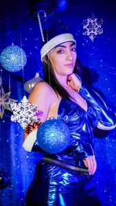 Dangerously Tempting Gifts 💝🎄✨ de lissa_palmer  2 Imagens