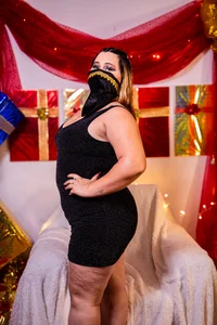 SalmaZamann Spend an elegant Christmas Pic 2