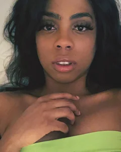 laurenUniverse Public Pic