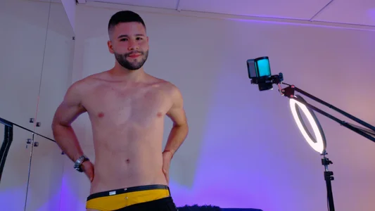 AndyKnoxx kullanıcısının IN YELLOWW !!! albümü -  2 fotoğraf