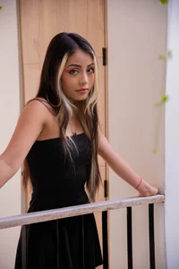 auroraa_velvet Sexy in black🖤 Pic 8