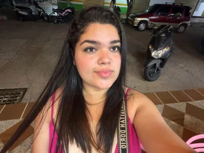 AlysaJayne Public Gambar