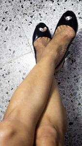 SussanMilf_: 💋💣🥂She’s Not Just a Fantasy… She’s Real😈👠🛏️ ( 3 фото)