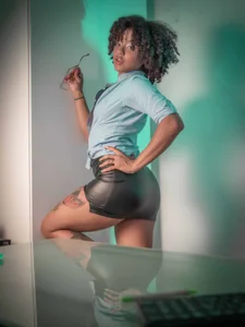 Eylend_Lisboa SECRETARIA SEXY Pic 6