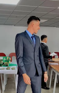 Adam_Grey Public Immagine  2