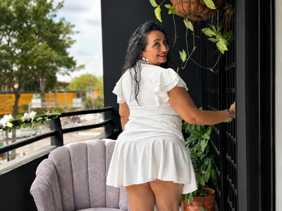 AlessandraLeroy WHITE DRESS Pic 2