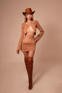 NiaHolland Sexy cowgirl Pic 3