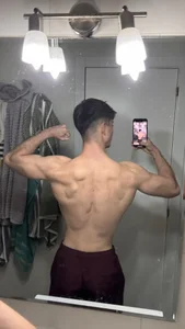 Posing de Alepleasure05  2 Imagens