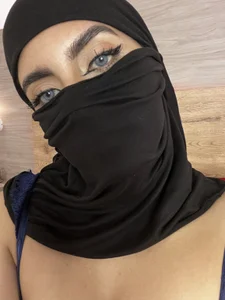 Jasmin_hamdan Tell me no… but look at me like this Immagine  7