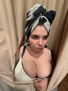 Mia_Brackenridge26's boob guru Sex Photo 3