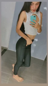 In the mirror de Evelin_shy  Imagens