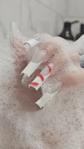 MelissaMays How do you like my manicure? Hình 2