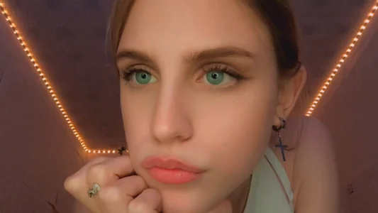 Me again :D de EveCoutch  2 Imagens